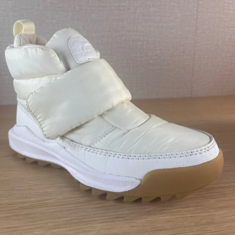 Sorel Kinetic Impact Puffy Zip Boots White Women's 6.5 Waterproof Winter
